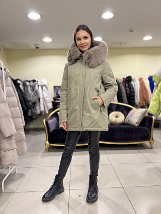 Удлиненная парка зимняя оливка фото