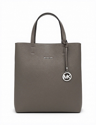 Женская сумка Michael Kors Jet Set, цвет пепельно‑серый, из фактурной зернистой кожи, лаконичный дизайн, две ручки, подвеска‑брелок с логотипом MK фото
