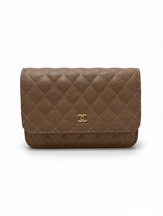 Сумка Chanel Classic Flap Wallet, коричневый цвет, стёганая кожа, золотистая фурнитура. фото