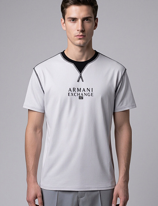 Футболка мужская Armani Exchange, светло‑серая с чёрными акцентами и фирменным логотипом фото
