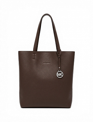 Женская сумка Michael Kors, цвет тёмно‑коричневый (шоколадный), из зернистой фактурной кожи, лаконичный дизайн, две ручки, подвеска с логотипом MK фото