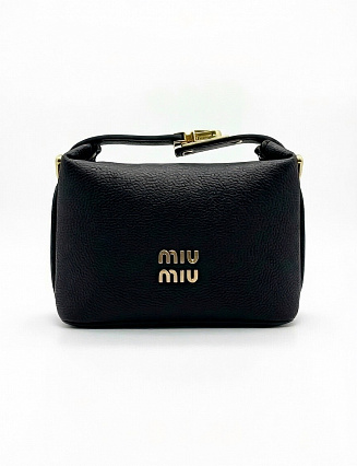 Сумка Miu Miu кросс‑боди в чёрном цвете с золотистой фурнитурой и логотипом фото