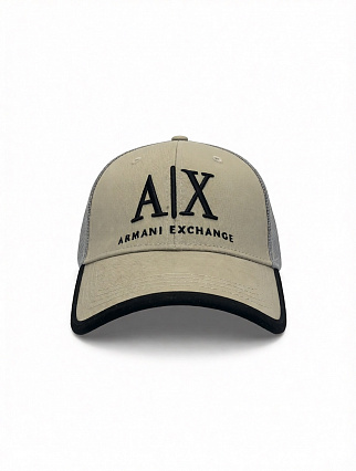 Бежевая бейсболка‑trucker Armani Exchange с чёрным логотипом A|X и контрастной окантовкой фото