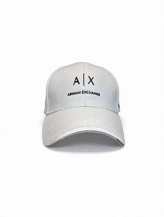 Белая бейсболка Armani Exchange с логотипом A|X и надписью «ARMANI EXCHANGE» фото