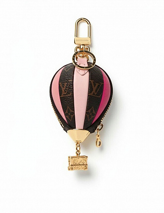 Louis Vuitton Hot Air Balloon Key Charm, монограмма LV, розово‑чёрная цветовая гамма, фурнитура из металла с золотистым покрытием фото